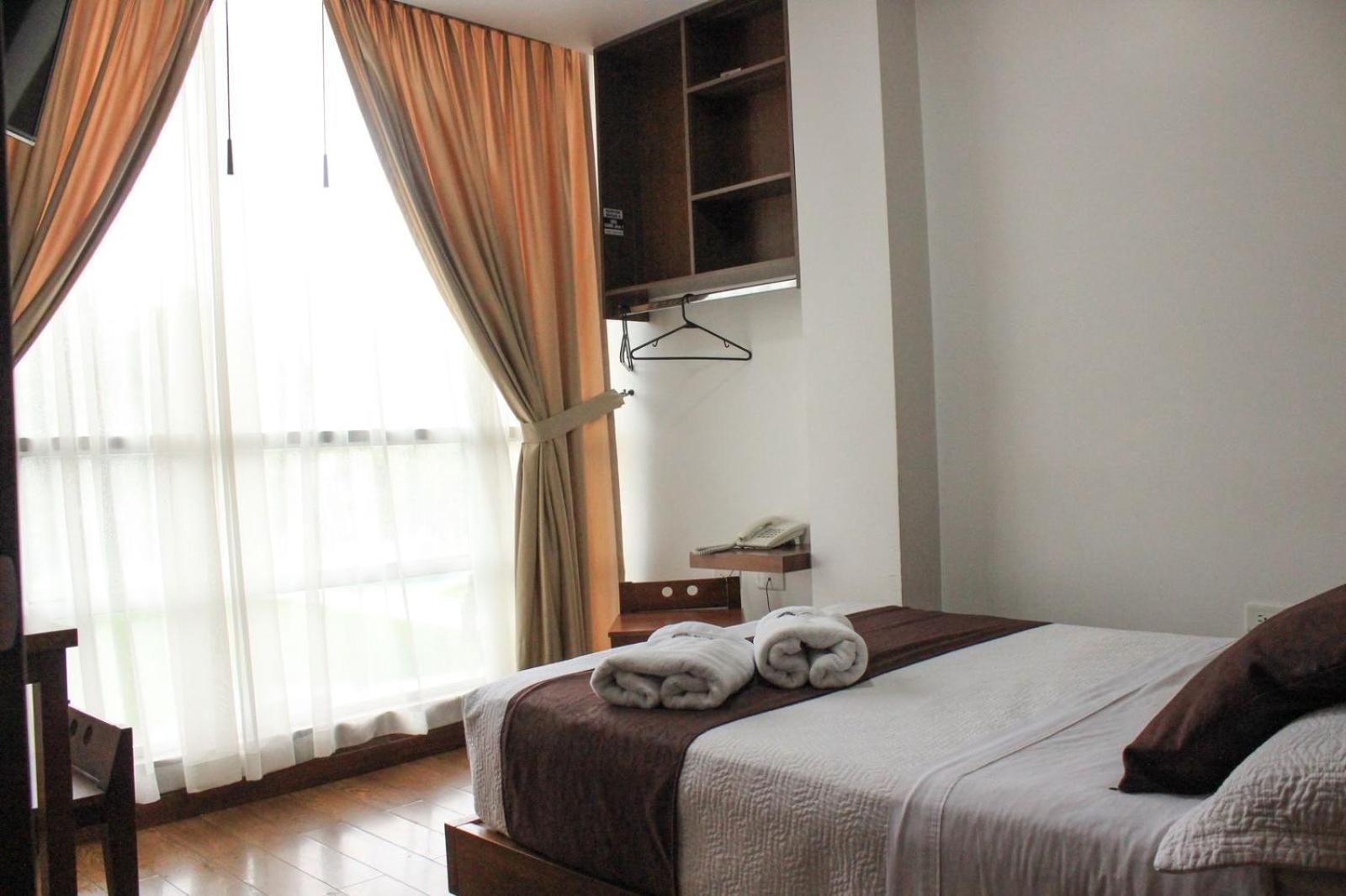 Hostal Camil Лоха Экстерьер фото